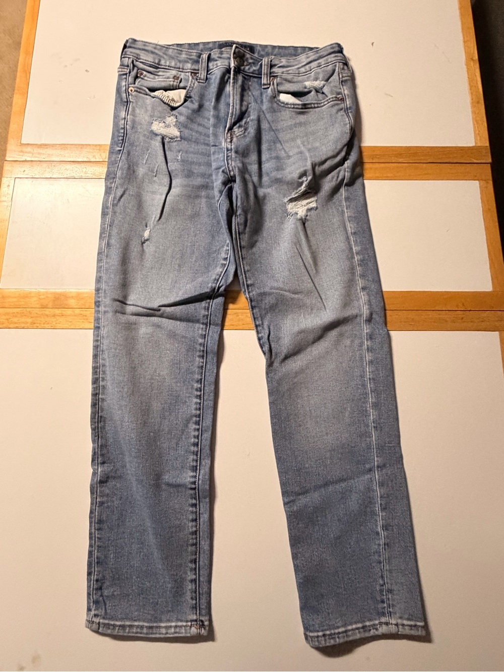 Men’s AEROPOSTALE Slim Fit Distressed Light Blue Jeans 32x30 NICE!
